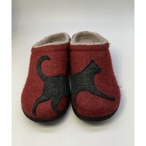 LL Bean Daybreak Scuffs Womens 8 Med Red Cat Slip-On Clog House Slippers Lined